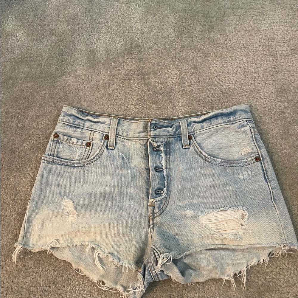Levis women’s mid-rise jean shorts light wash